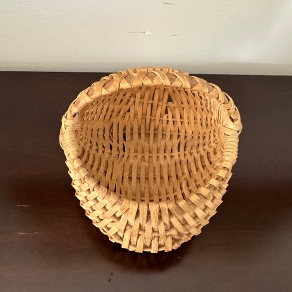 Vintage Primitive Small Buttocks Egg Splint Wood Basket - Picture 4 of 10